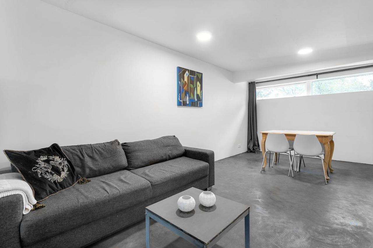 Lovely Studio Apartment With Hot Tub Reykjavik Bagian luar foto